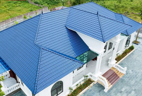 Xây Nhà Mái Thái - Nhất Định Phải Dùng Tôn Pomaxx!